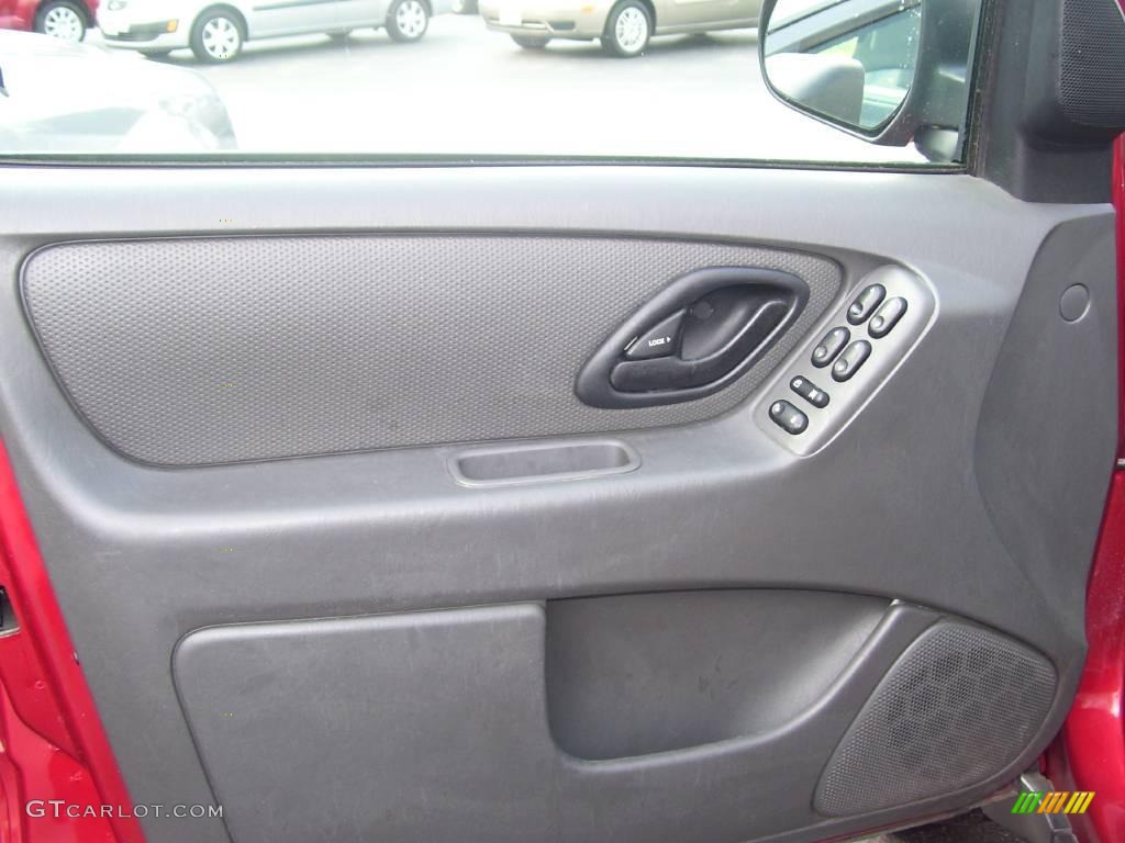 2005 Escape XLS 4WD - Redfire Metallic / Medium/Dark Flint Grey photo #20