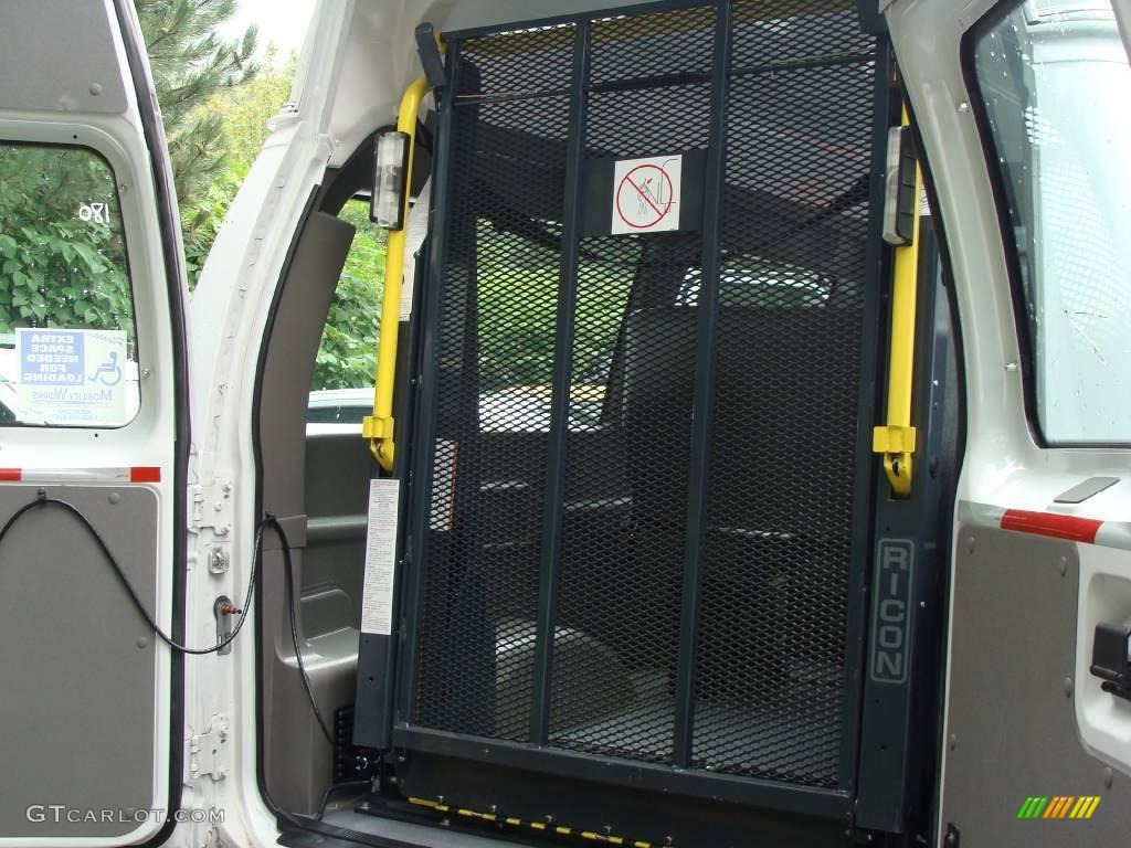 2008 E Series Van E250 Super Duty Passenger Conversion - Oxford White / Medium Flint photo #24