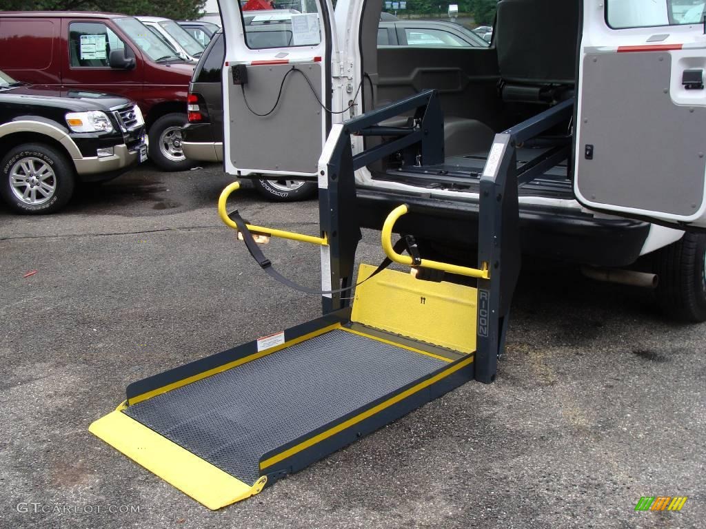 2008 E Series Van E250 Super Duty Passenger Conversion - Oxford White / Medium Flint photo #26