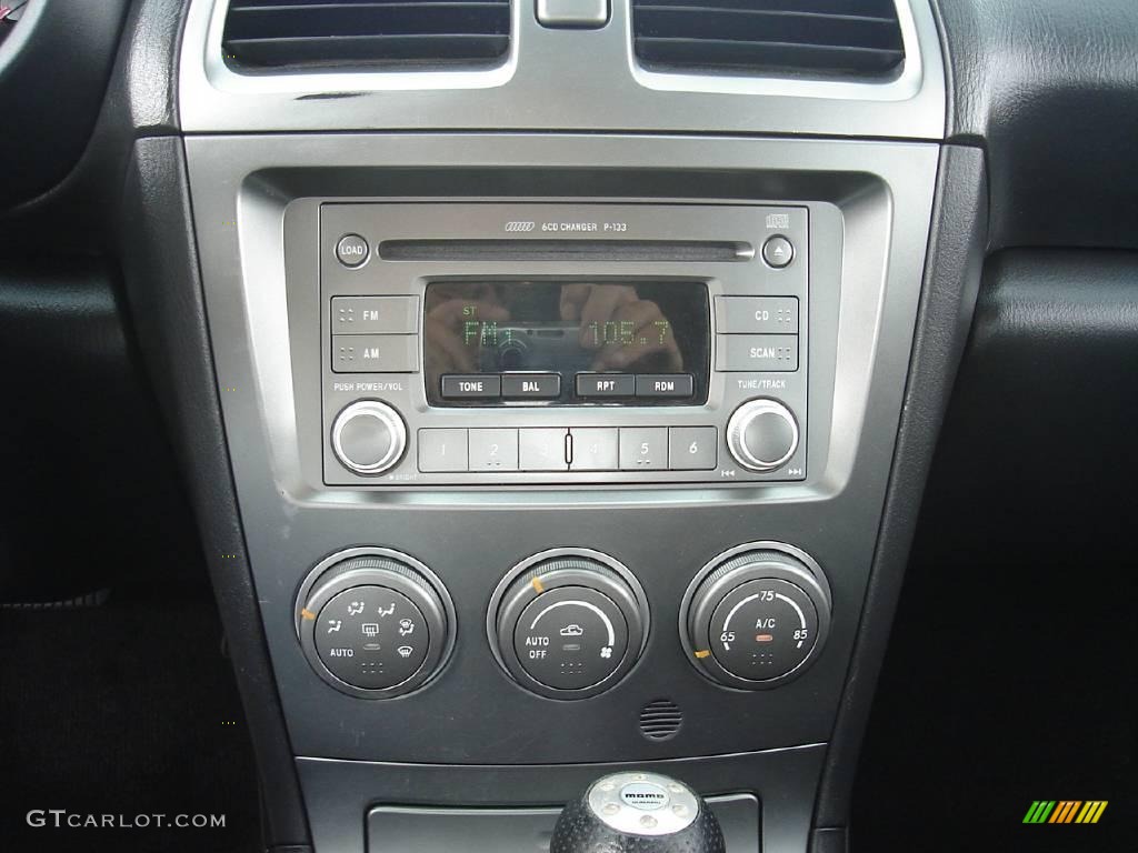 2005 Impreza WRX Sedan - Platinum Silver Metallic / Black photo #26