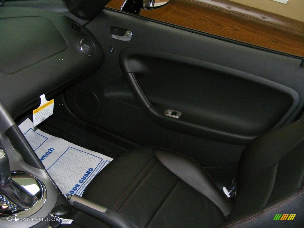 2009 Solstice GXP Coupe - Mysterious Black / Ebony/Red Stitching photo #12