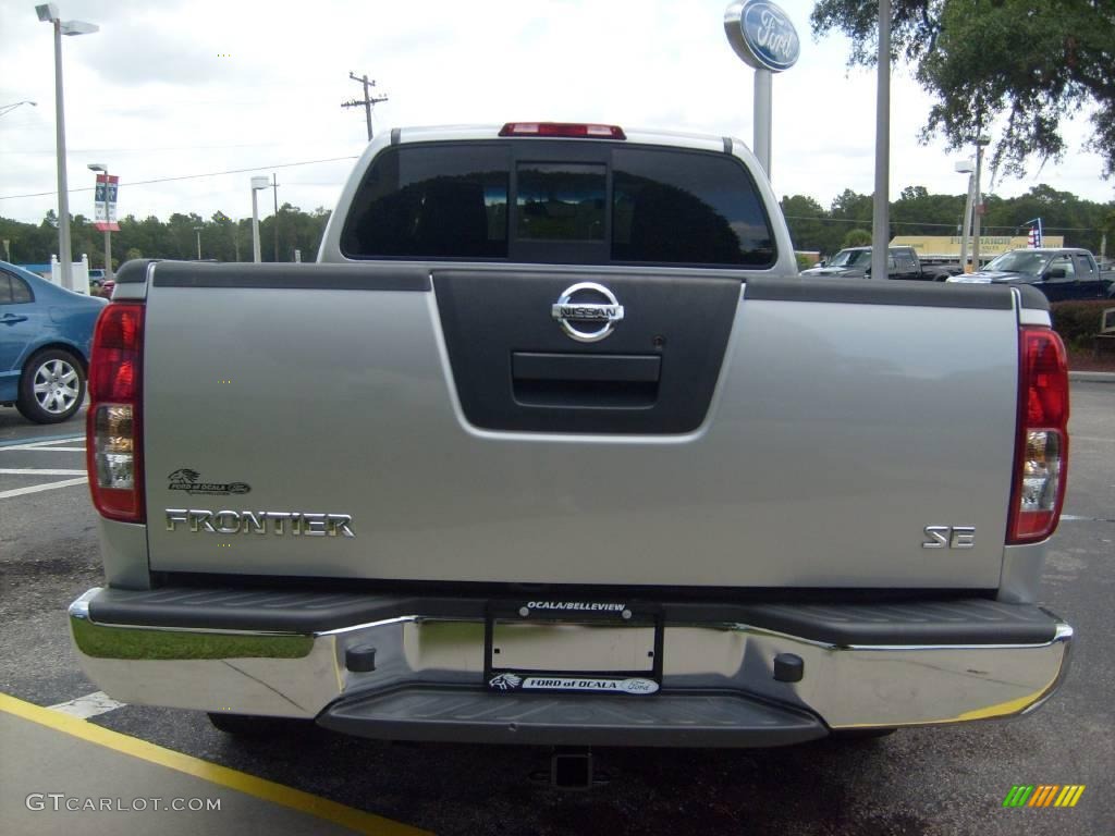 2007 Frontier SE King Cab - Radiant Silver / Steel photo #4