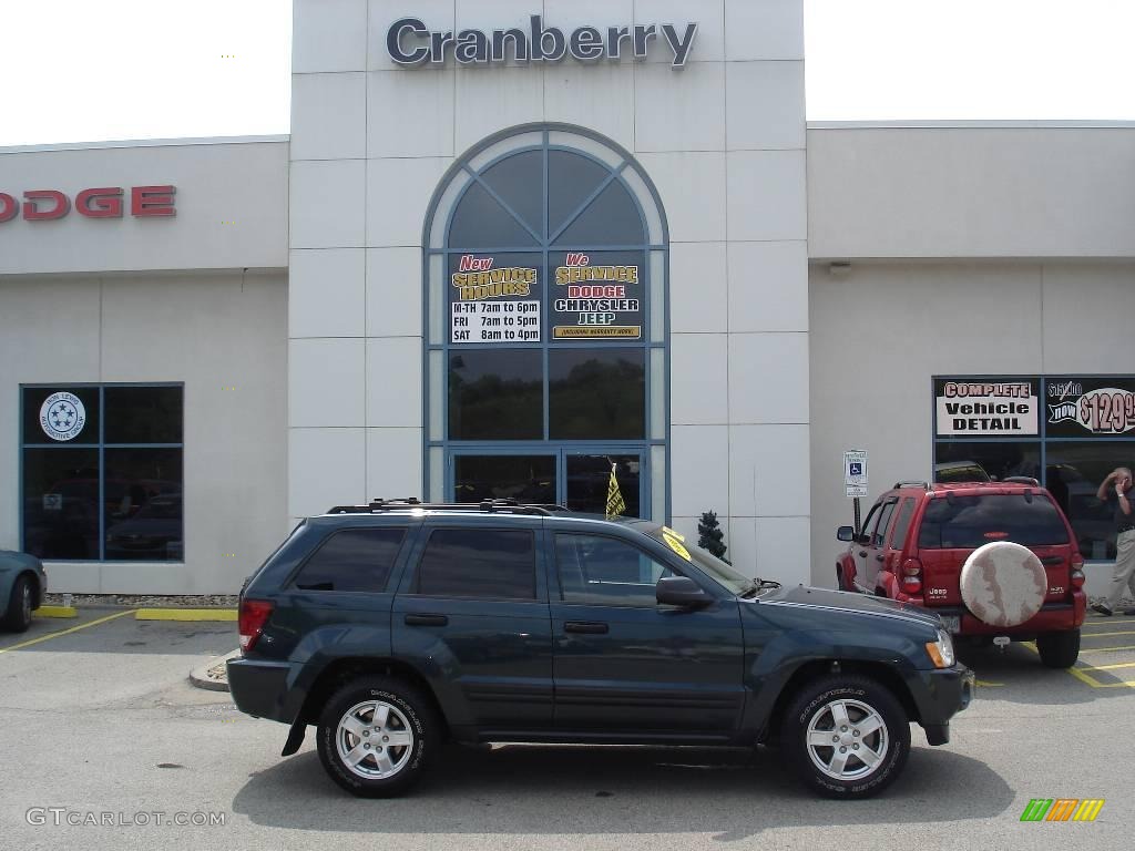 2006 Grand Cherokee Laredo 4x4 - Deep Beryl Green Pearl / Khaki photo #1