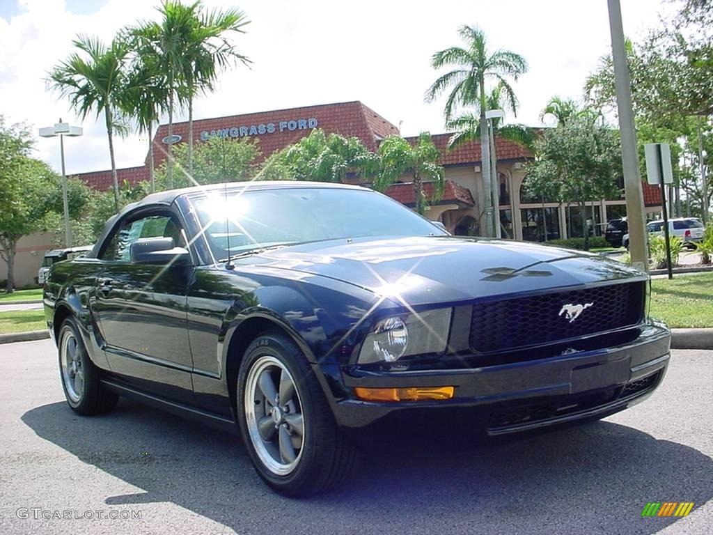 2005 Mustang V6 Deluxe Convertible - Black / Dark Charcoal photo #1
