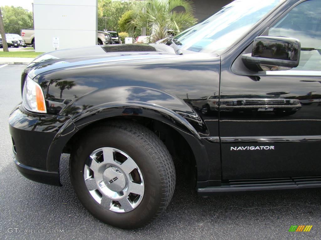 2006 Navigator Luxury 4x4 - Black / Dove Grey photo #22