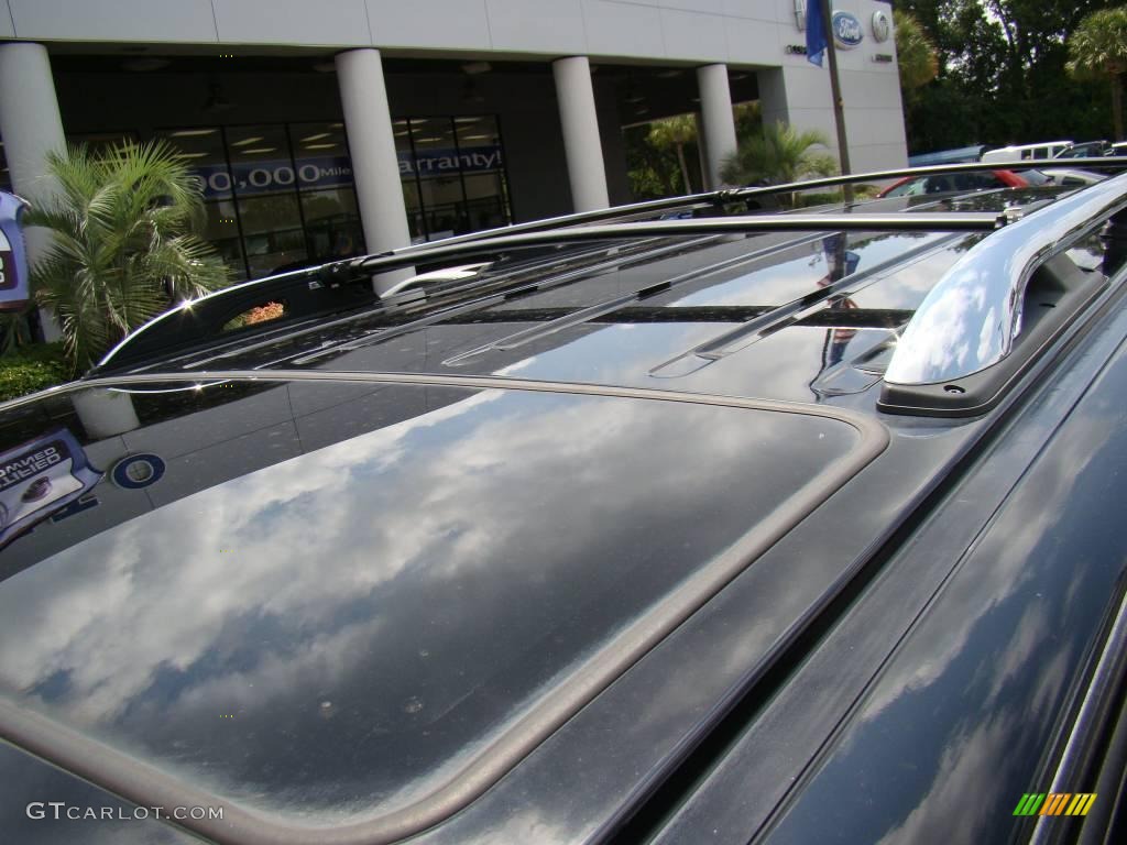 2006 Navigator Luxury 4x4 - Black / Dove Grey photo #25