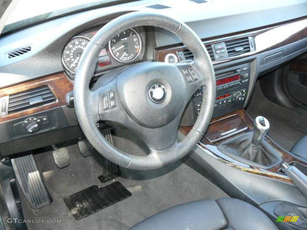 2006 3 Series 325i Sedan - Jet Black / Black photo #22