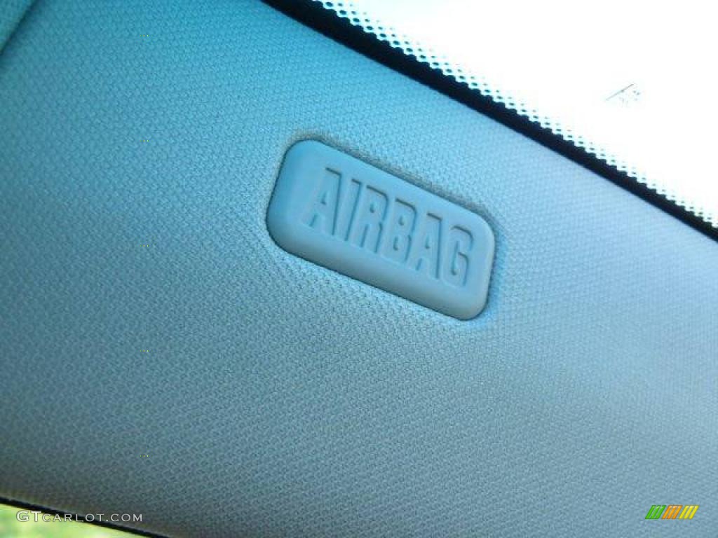 2006 3 Series 325i Sedan - Jet Black / Black photo #33
