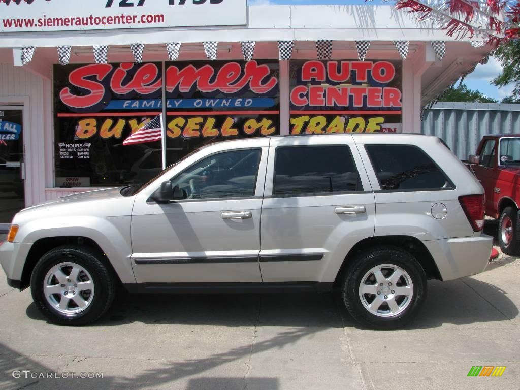 2008 Grand Cherokee Laredo 4x4 - Bright Silver Metallic / Dark Slate Gray/Light Graystone photo #1