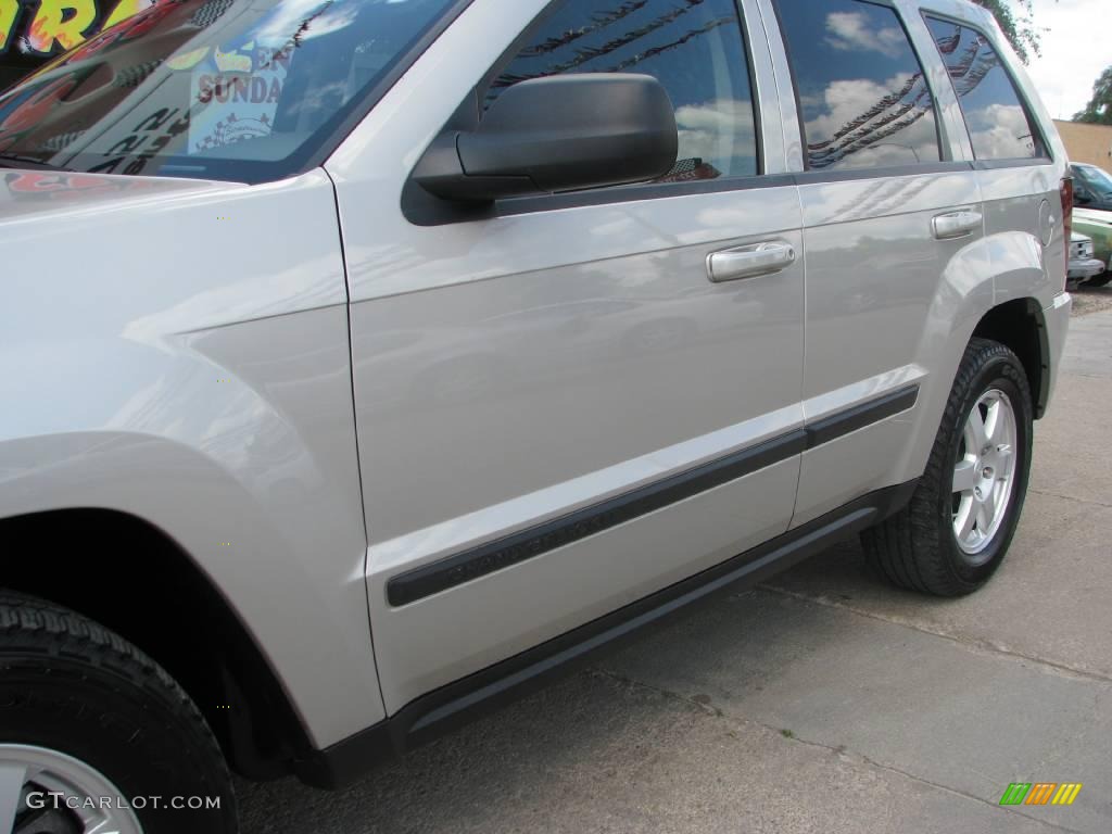 2008 Grand Cherokee Laredo 4x4 - Bright Silver Metallic / Dark Slate Gray/Light Graystone photo #3