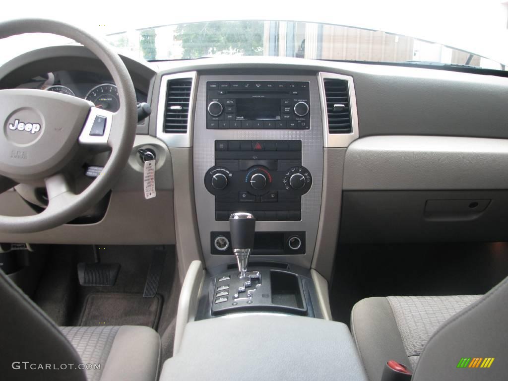 2008 Grand Cherokee Laredo 4x4 - Bright Silver Metallic / Dark Slate Gray/Light Graystone photo #8