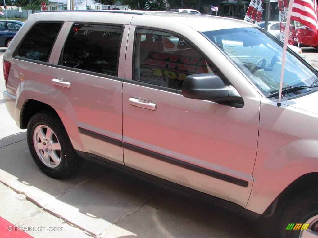 2008 Grand Cherokee Laredo 4x4 - Bright Silver Metallic / Dark Slate Gray/Light Graystone photo #9