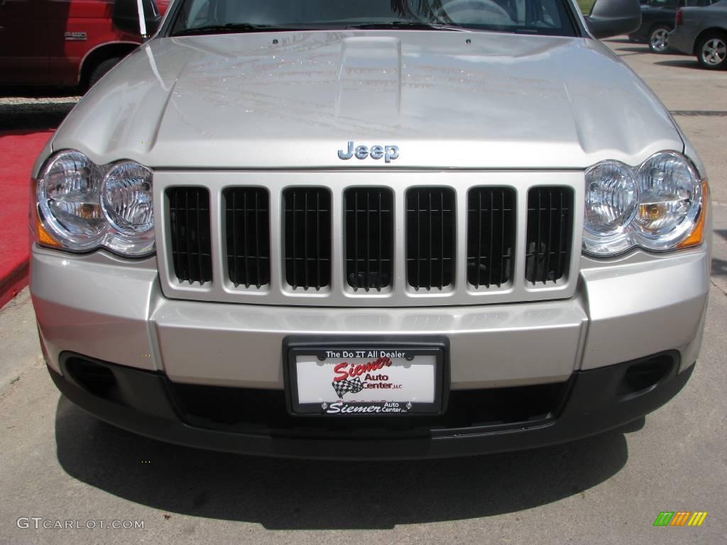 2008 Grand Cherokee Laredo 4x4 - Bright Silver Metallic / Dark Slate Gray/Light Graystone photo #11