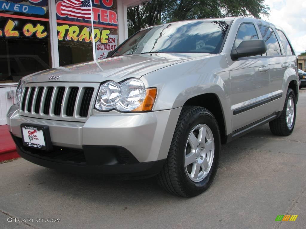 2008 Grand Cherokee Laredo 4x4 - Bright Silver Metallic / Dark Slate Gray/Light Graystone photo #22
