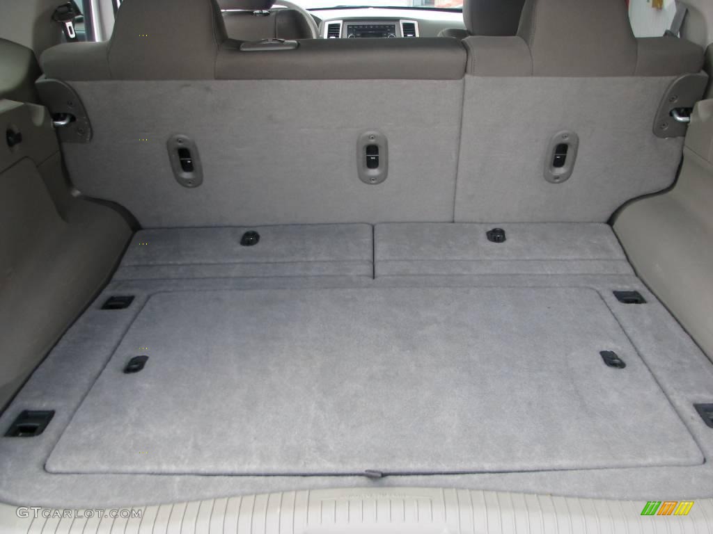 2008 Grand Cherokee Laredo 4x4 - Bright Silver Metallic / Dark Slate Gray/Light Graystone photo #29