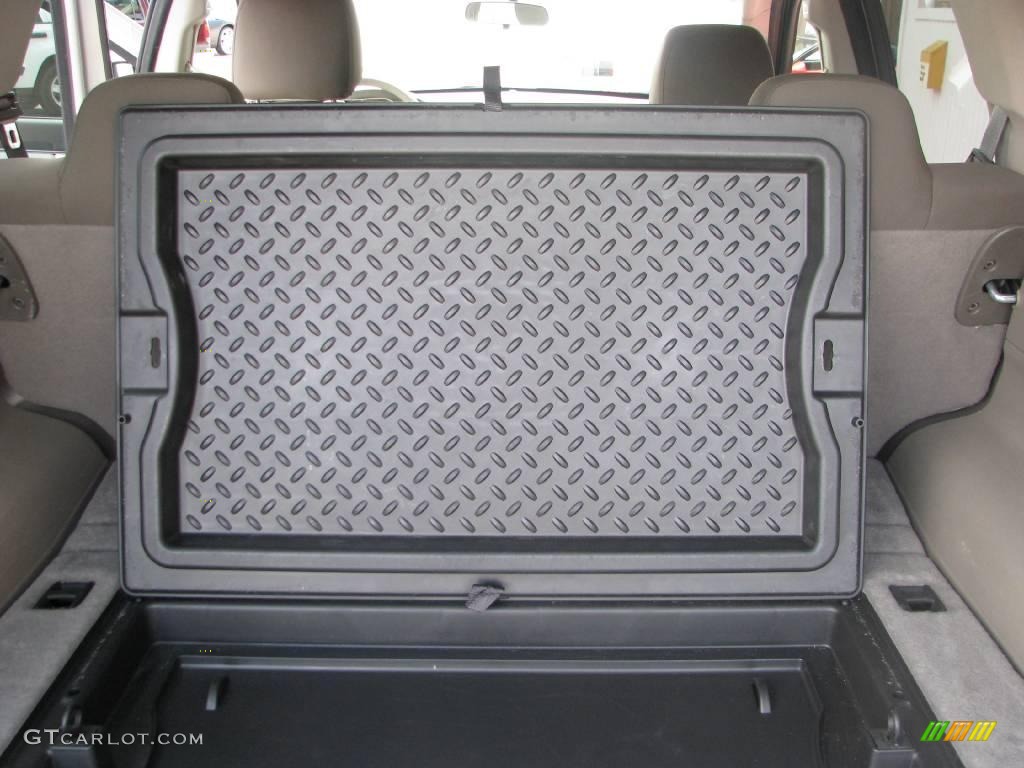 2008 Grand Cherokee Laredo 4x4 - Bright Silver Metallic / Dark Slate Gray/Light Graystone photo #31