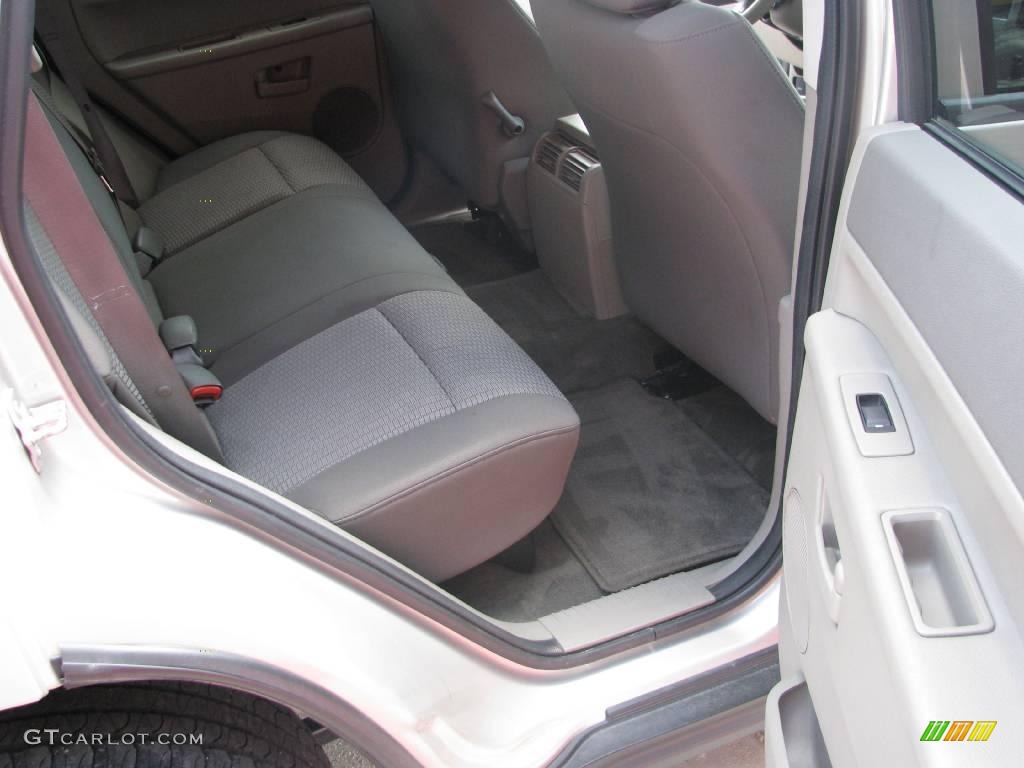 2008 Grand Cherokee Laredo 4x4 - Bright Silver Metallic / Dark Slate Gray/Light Graystone photo #35