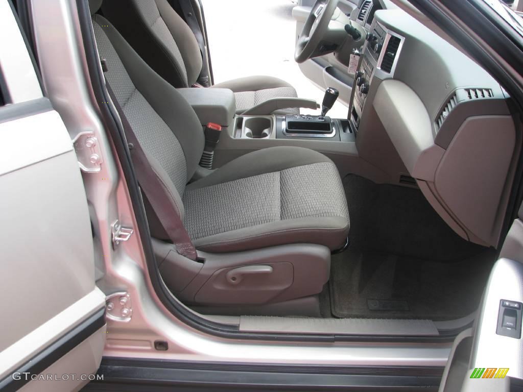 2008 Grand Cherokee Laredo 4x4 - Bright Silver Metallic / Dark Slate Gray/Light Graystone photo #36