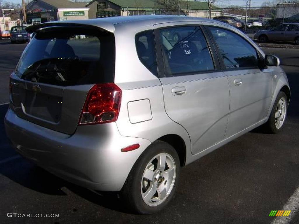 2006 Aveo LT Hatchback - Cosmic Silver / Charcoal photo #4