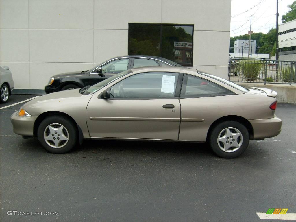 2000 Cavalier Coupe - Sandrift Metallic / Neutral photo #1