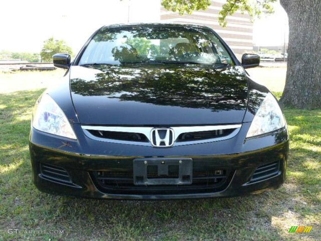 2006 Accord SE Sedan - Nighthawk Black Pearl / Ivory photo #2