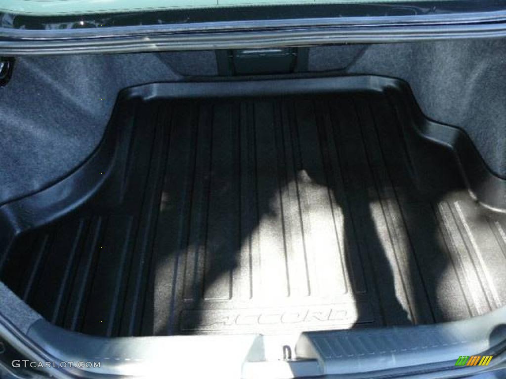 2006 Accord SE Sedan - Nighthawk Black Pearl / Ivory photo #8