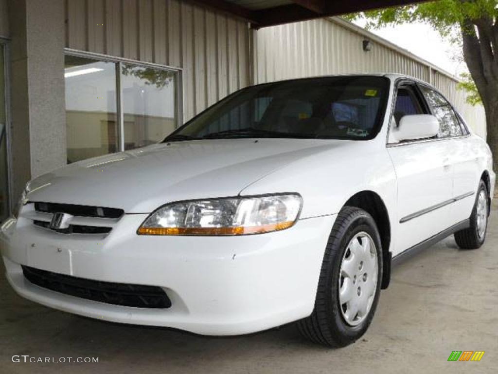 1998 Accord LX Sedan - Taffeta White / Ivory photo #1