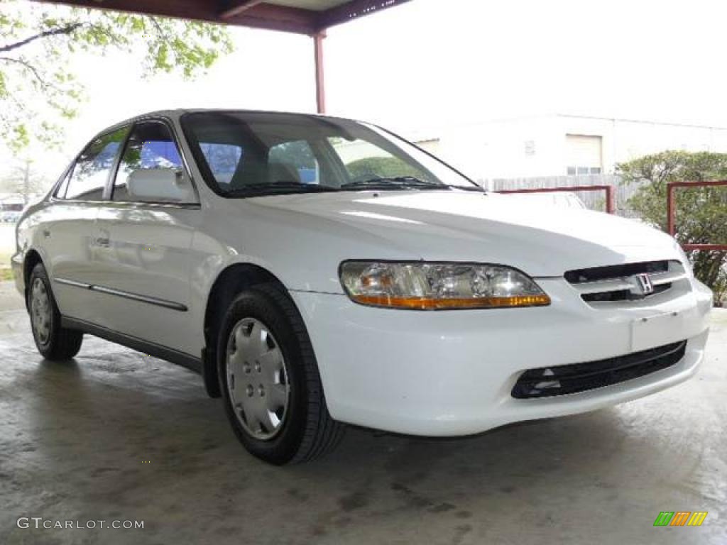 1998 Accord LX Sedan - Taffeta White / Ivory photo #3