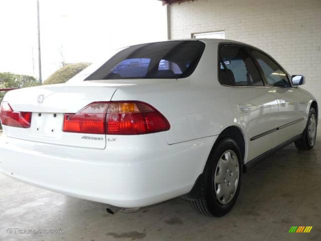 1998 Accord LX Sedan - Taffeta White / Ivory photo #4
