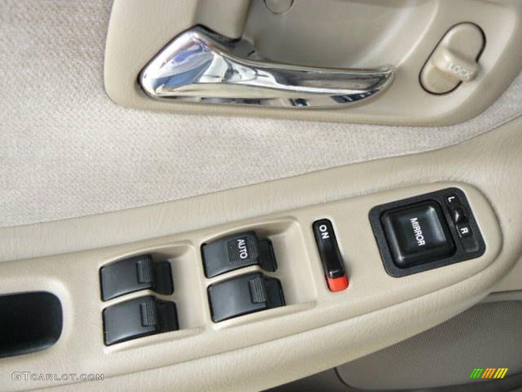 1998 Accord LX Sedan - Taffeta White / Ivory photo #18