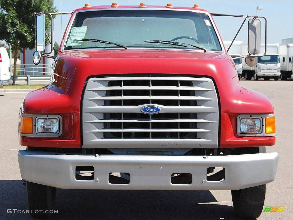 1995 F700 Regular Cab Chassis - Red / Flint Grey photo #2