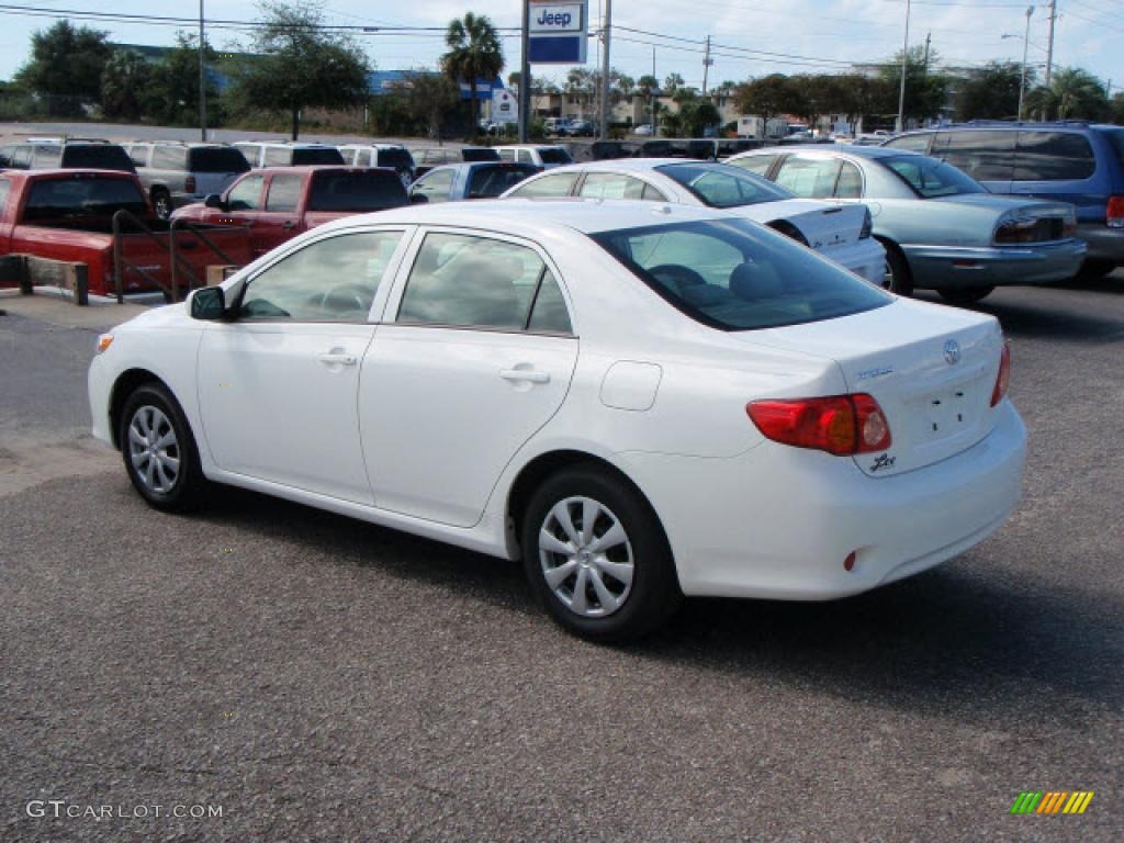 2009 Corolla LE - Super White / Ash photo #2