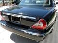 Ebony Black - XJ XJ8 L Photo No. 8