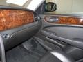 Ebony Black - XJ XJ8 L Photo No. 30