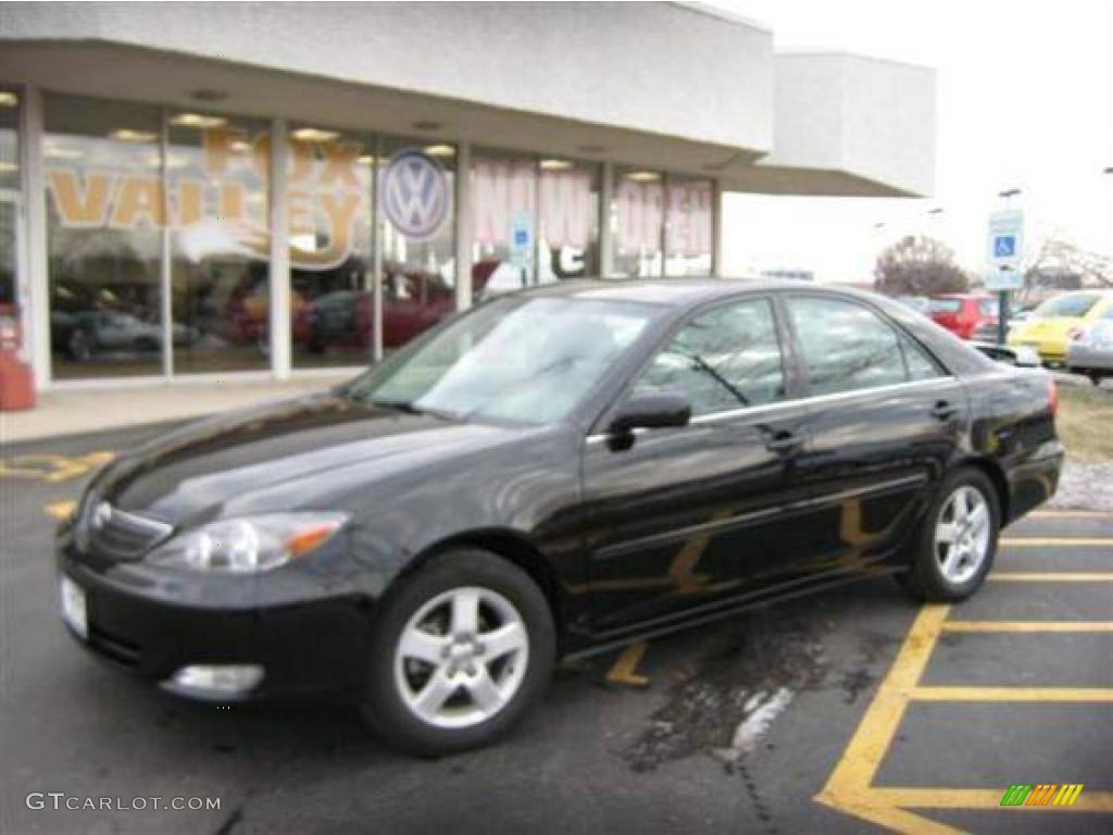 2002 Camry LE - Black / Dark Charcoal photo #1