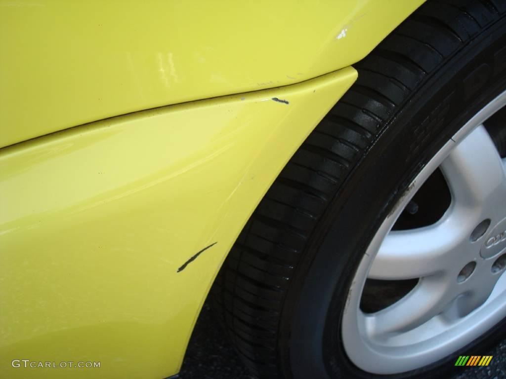 1999 A4 1.8T quattro Sedan - Brilliant Yellow / Onyx photo #27