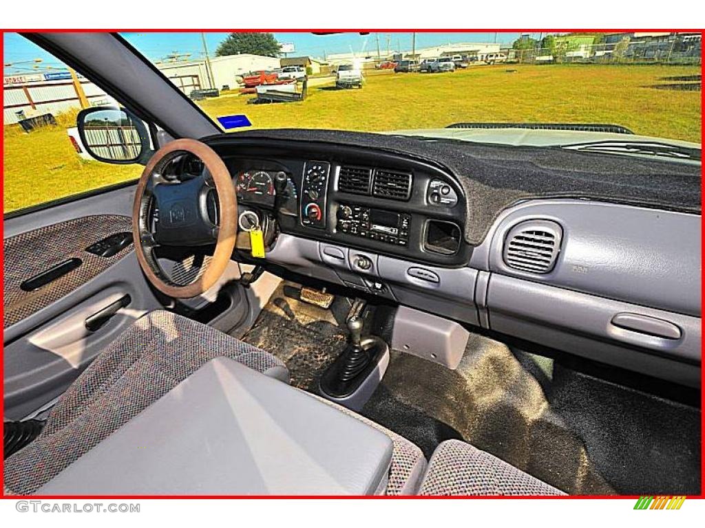 1999 Ram 2500 Laramie Extended Cab 4x4 Chassis - Bright Silver Metallic / Mist Gray photo #23
