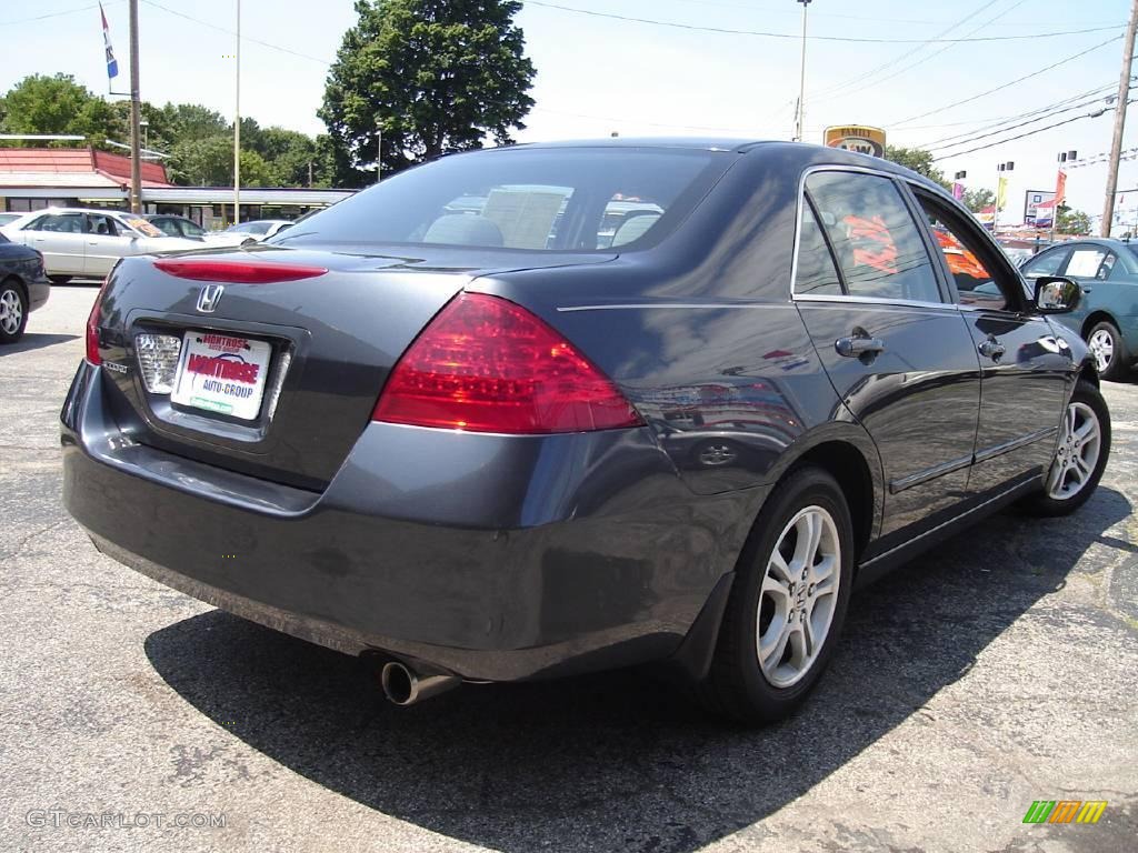 2007 Accord SE Sedan - Graphite Pearl / Gray photo #5