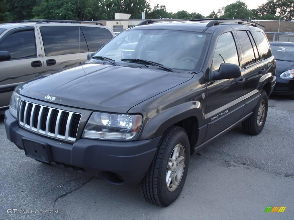 2004 Grand Cherokee Laredo 4x4 - Graphite Metallic / Dark Slate Gray photo #1