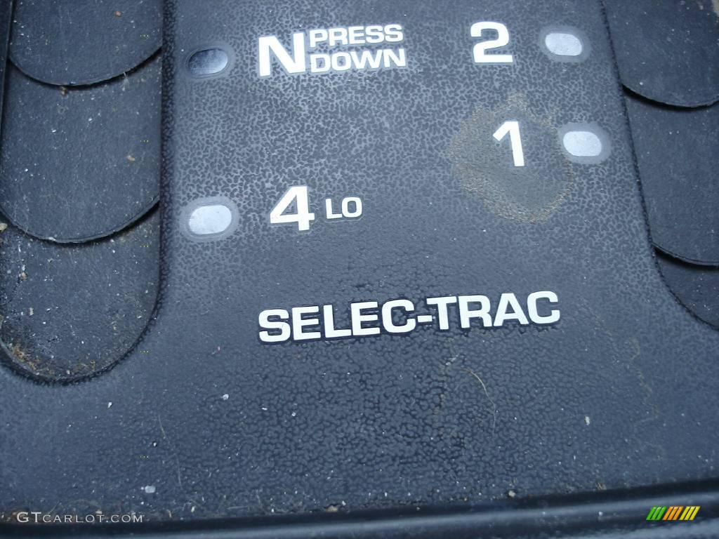2004 Grand Cherokee Laredo 4x4 - Graphite Metallic / Dark Slate Gray photo #4