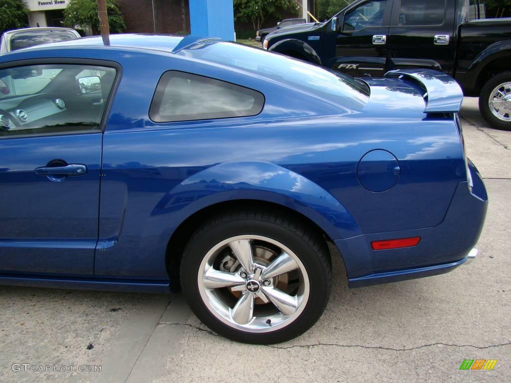 2006 Mustang GT Premium Coupe - Vista Blue Metallic / Dark Charcoal photo #21