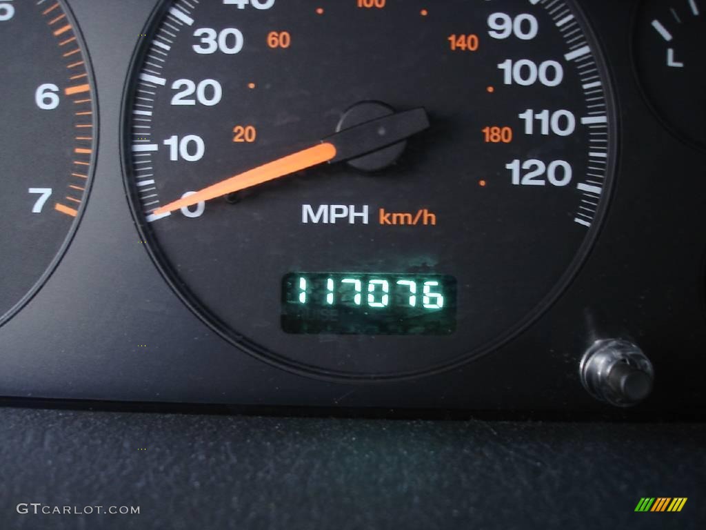 2004 Grand Cherokee Laredo 4x4 - Graphite Metallic / Dark Slate Gray photo #5