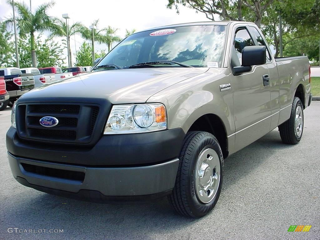 2006 F150 XL Regular Cab - Arizona Beige Metallic / Tan photo #8