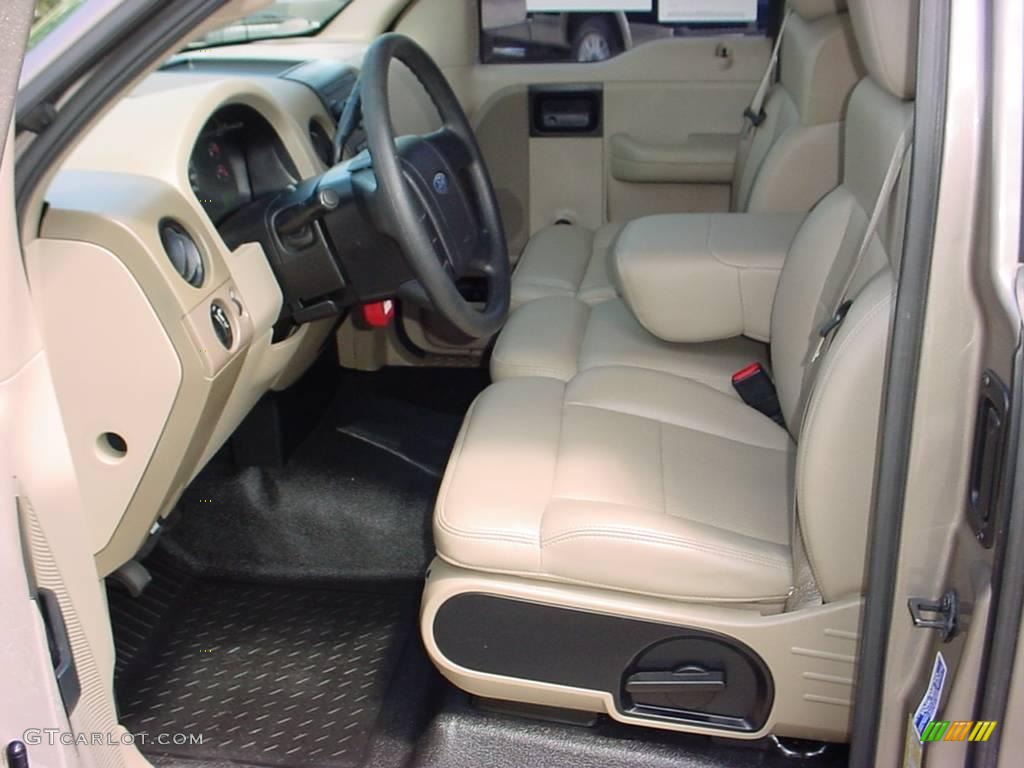 2006 F150 XL Regular Cab - Arizona Beige Metallic / Tan photo #11