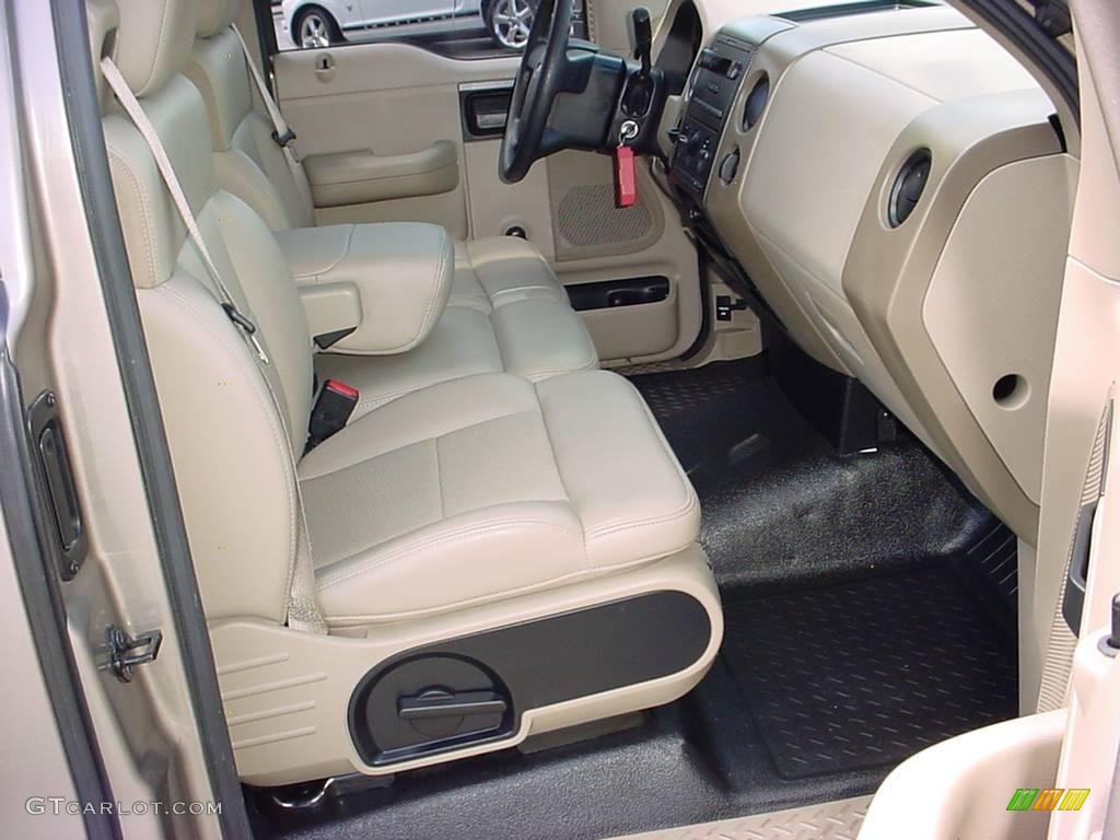 2006 F150 XL Regular Cab - Arizona Beige Metallic / Tan photo #12