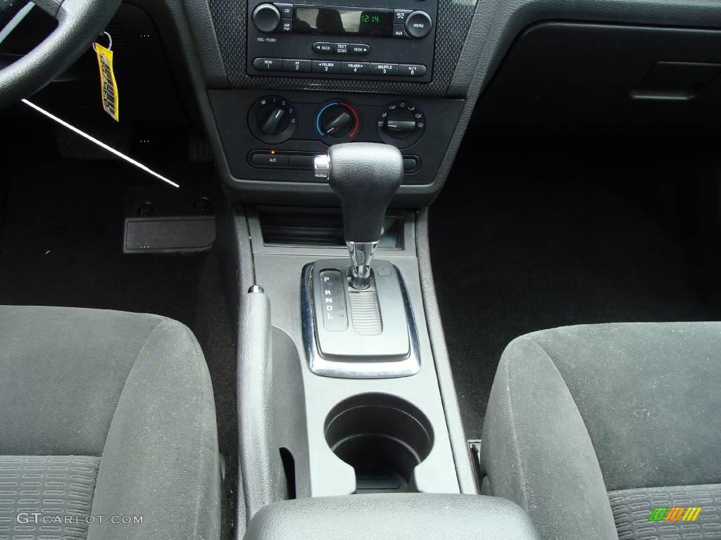 2006 Fusion SE - Oxford White / Charcoal Black photo #20