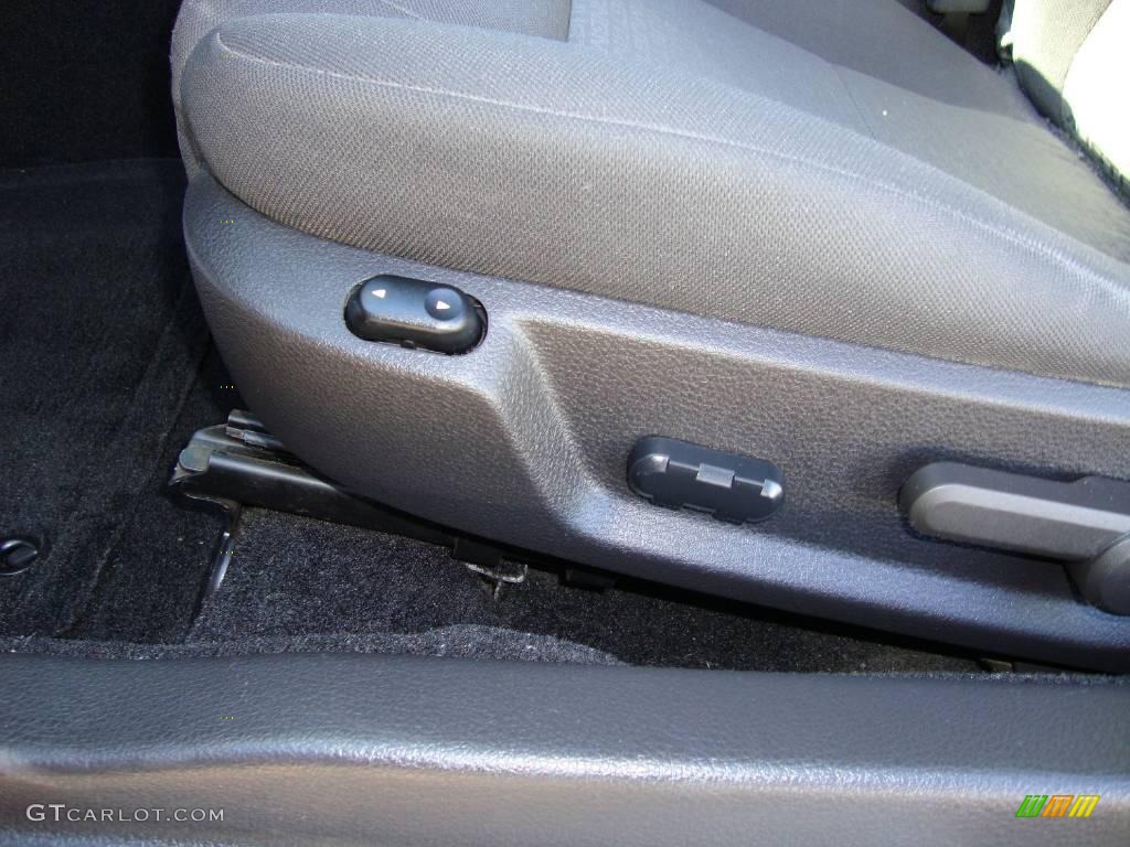 2007 Mustang V6 Premium Coupe - Tungsten Grey Metallic / Dark Charcoal photo #10