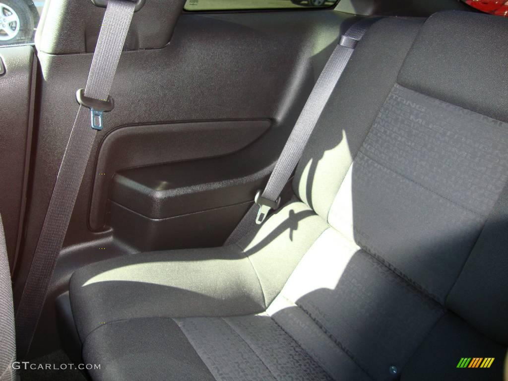 2007 Mustang V6 Premium Coupe - Tungsten Grey Metallic / Dark Charcoal photo #17