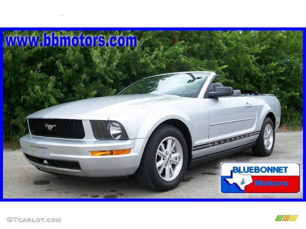 2008 Mustang V6 Deluxe Convertible - Brilliant Silver Metallic / Light Graphite photo #1