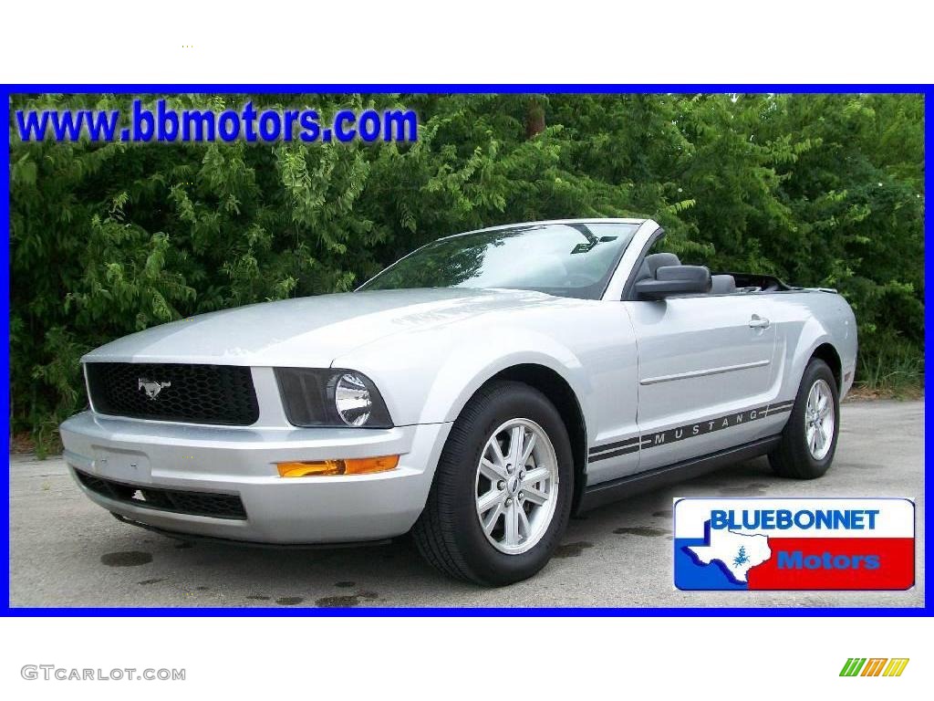 2008 Mustang V6 Deluxe Convertible - Brilliant Silver Metallic / Light Graphite photo #4